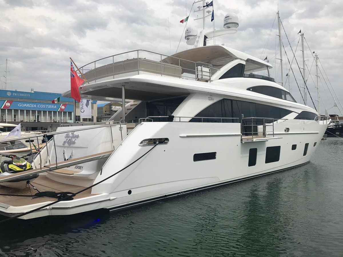 https://arconyachts.ams3.digitaloceanspaces.com/73429/conversions/large_2907038-optimize.jpg