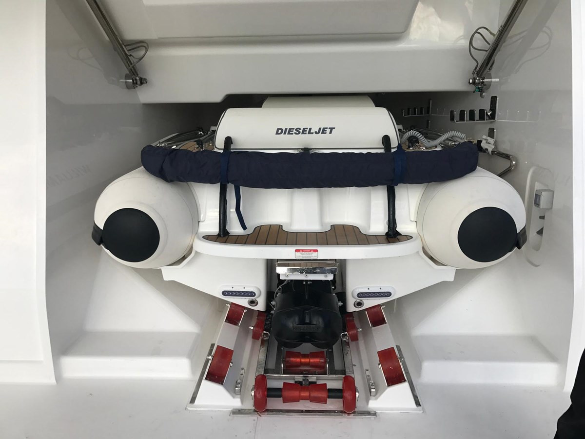 https://arconyachts.ams3.digitaloceanspaces.com/73431/conversions/large_2907039-optimize.jpg