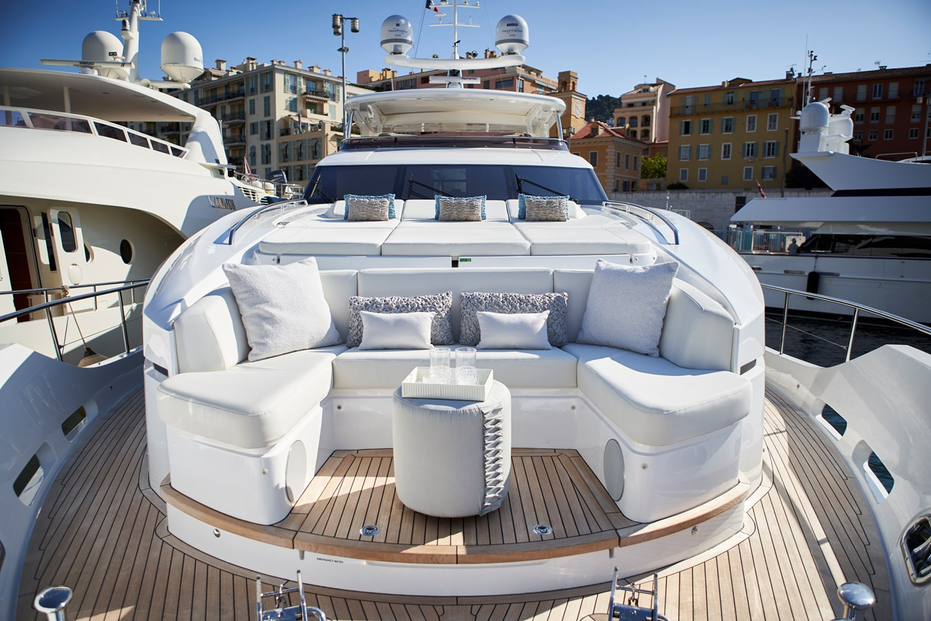 https://arconyachts.ams3.digitaloceanspaces.com/73477/conversions/large_4082970-optimize.jpg