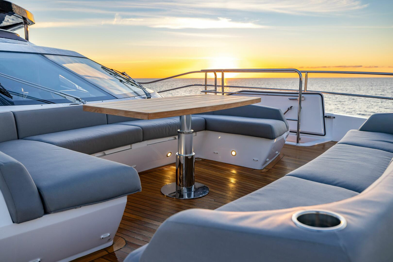 https://arconyachts.ams3.digitaloceanspaces.com/73513/conversions/large_4839708-optimize.jpg