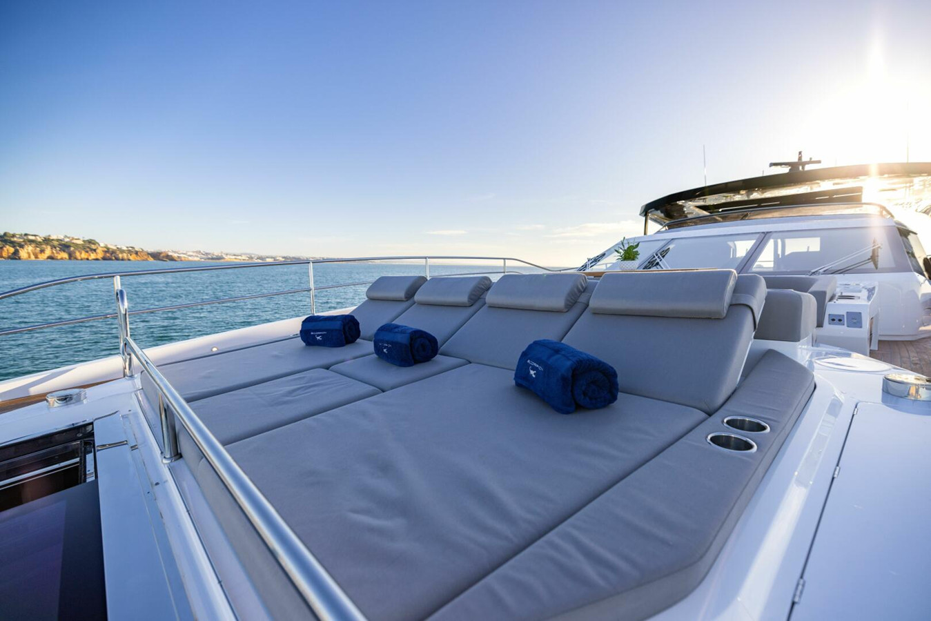 https://arconyachts.ams3.digitaloceanspaces.com/73516/conversions/large_4839709-optimize.jpg