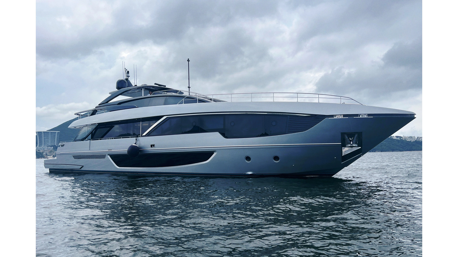 https://arconyachts.ams3.digitaloceanspaces.com/73530/conversions/large_4741476-optimize.jpg