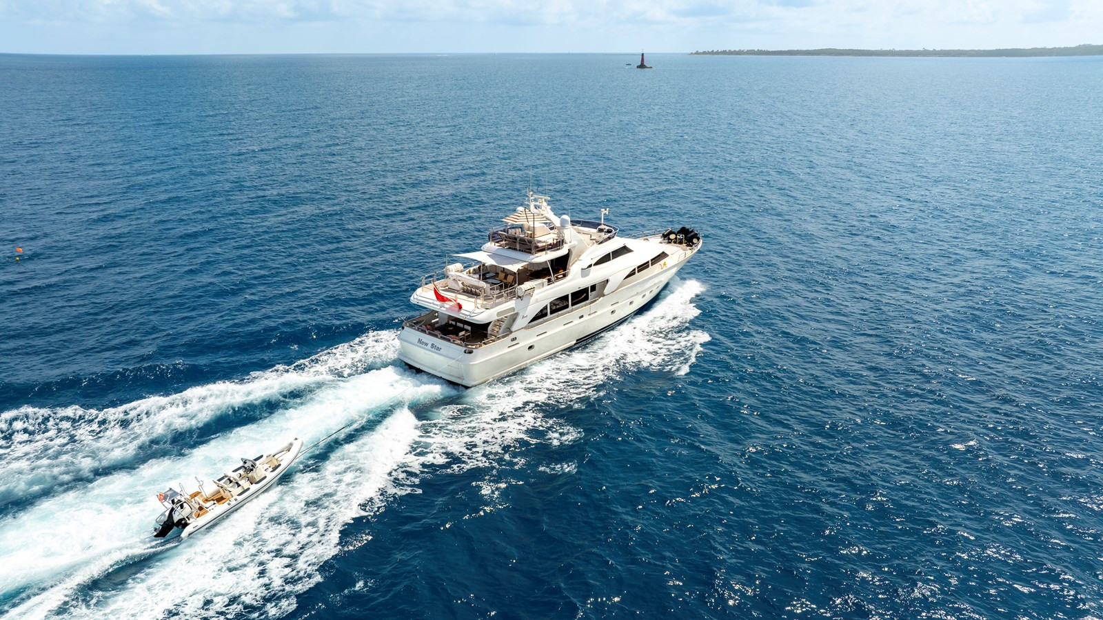 https://arconyachts.ams3.digitaloceanspaces.com/73539/conversions/large_4840361-optimize.jpg