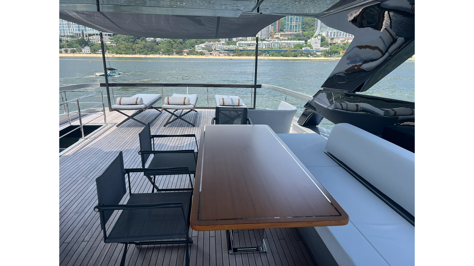 https://arconyachts.ams3.digitaloceanspaces.com/73540/conversions/large_4741567-optimize.jpg