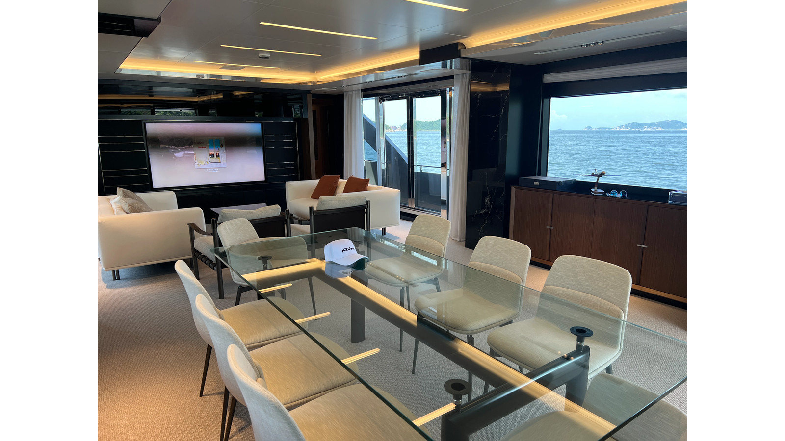 https://arconyachts.ams3.digitaloceanspaces.com/73568/conversions/large_4741577-optimize.jpg