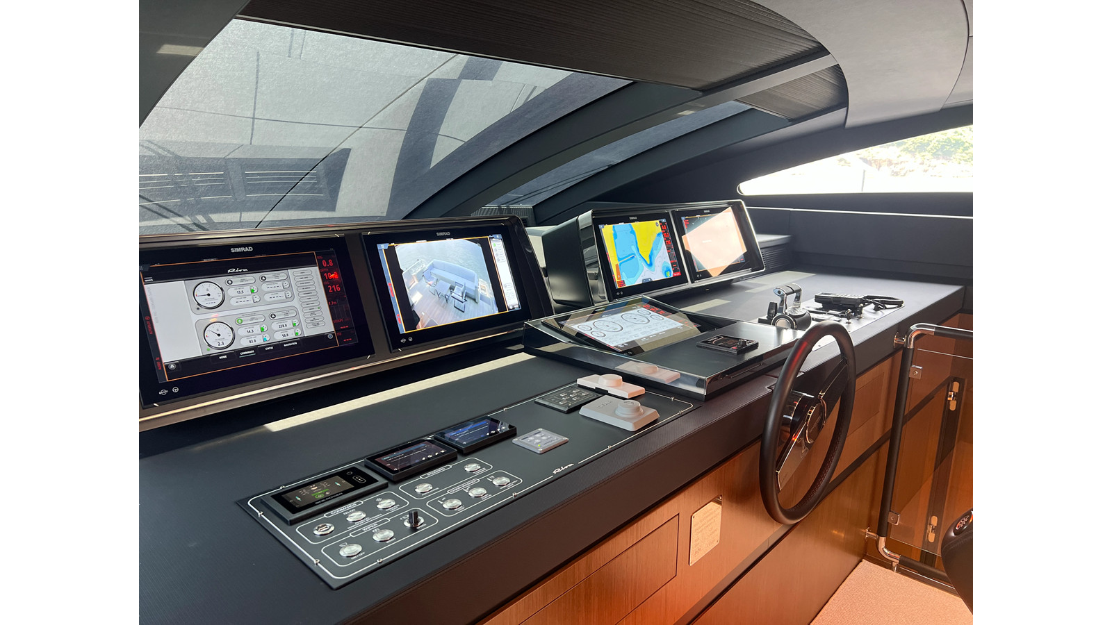 https://arconyachts.ams3.digitaloceanspaces.com/73579/conversions/large_4741580-optimize.jpg