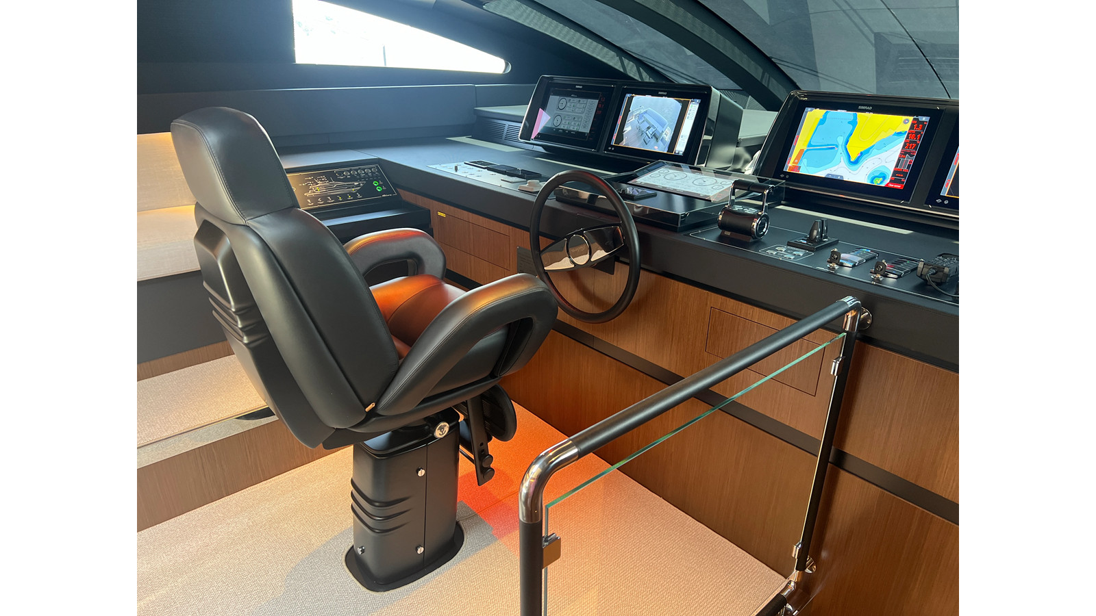 https://arconyachts.ams3.digitaloceanspaces.com/73582/conversions/large_4741581-optimize.jpg