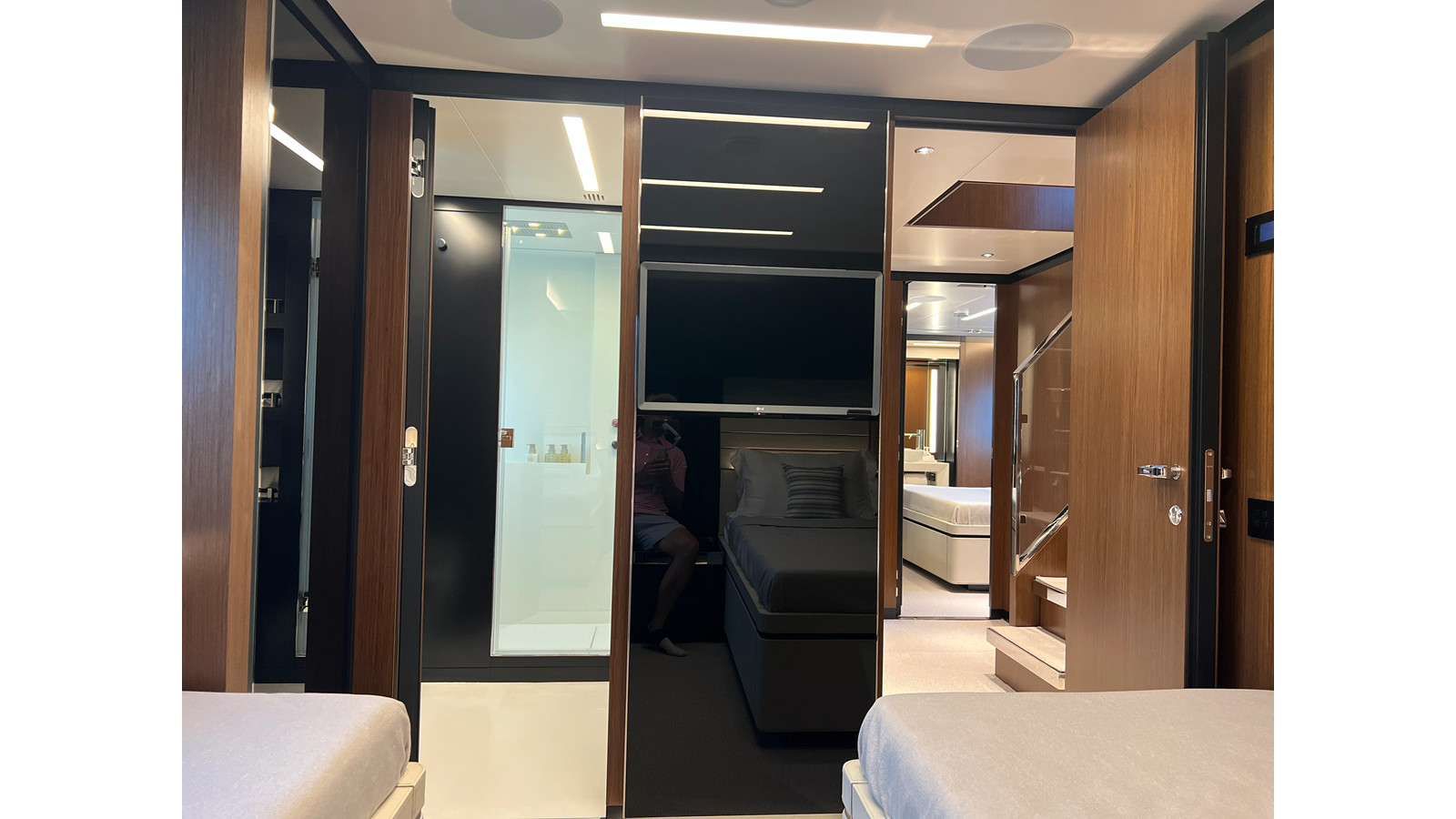 https://arconyachts.ams3.digitaloceanspaces.com/73619/conversions/large_4741593-optimize.jpg