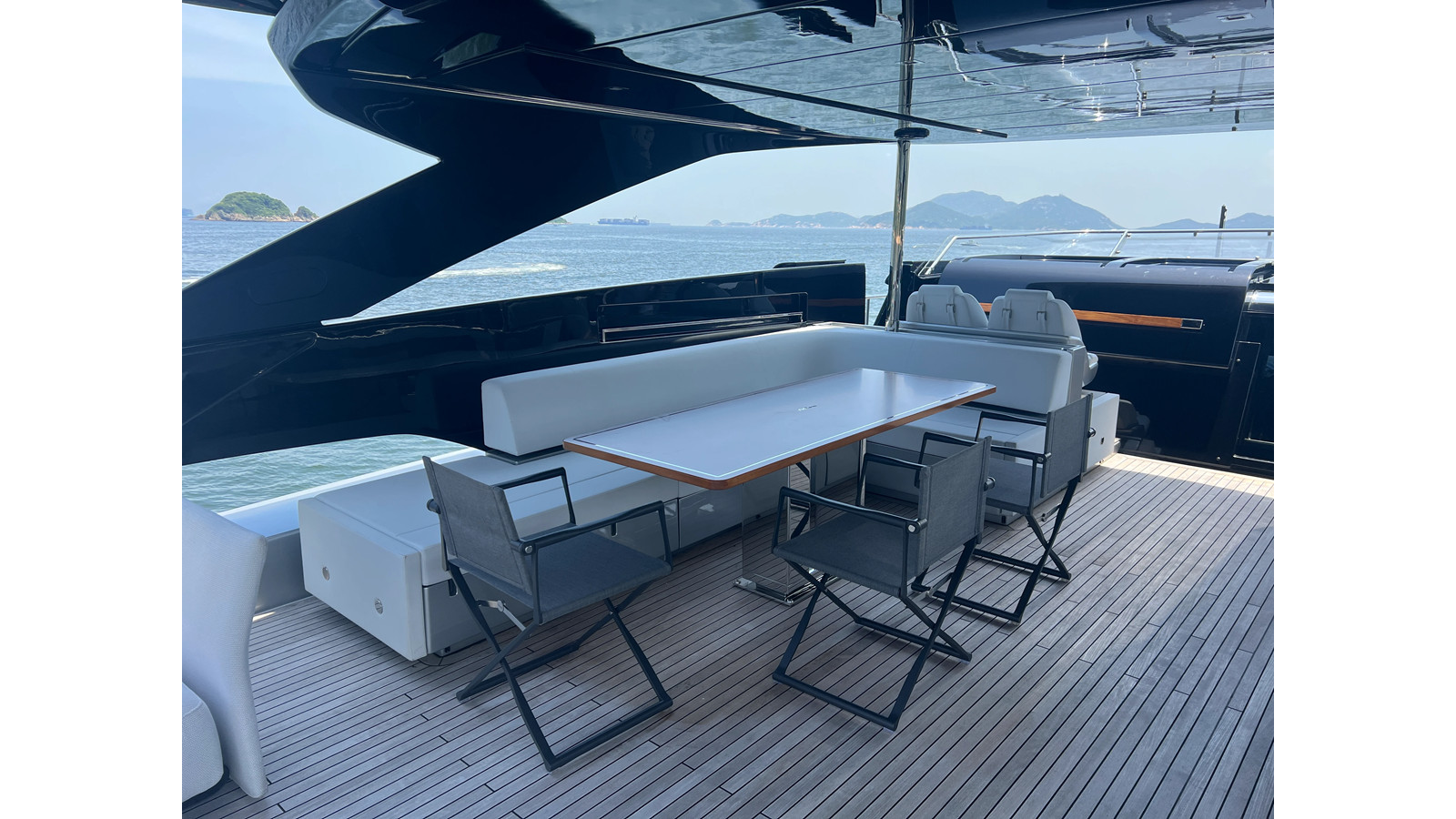https://arconyachts.ams3.digitaloceanspaces.com/73633/conversions/large_4741597-optimize.jpg