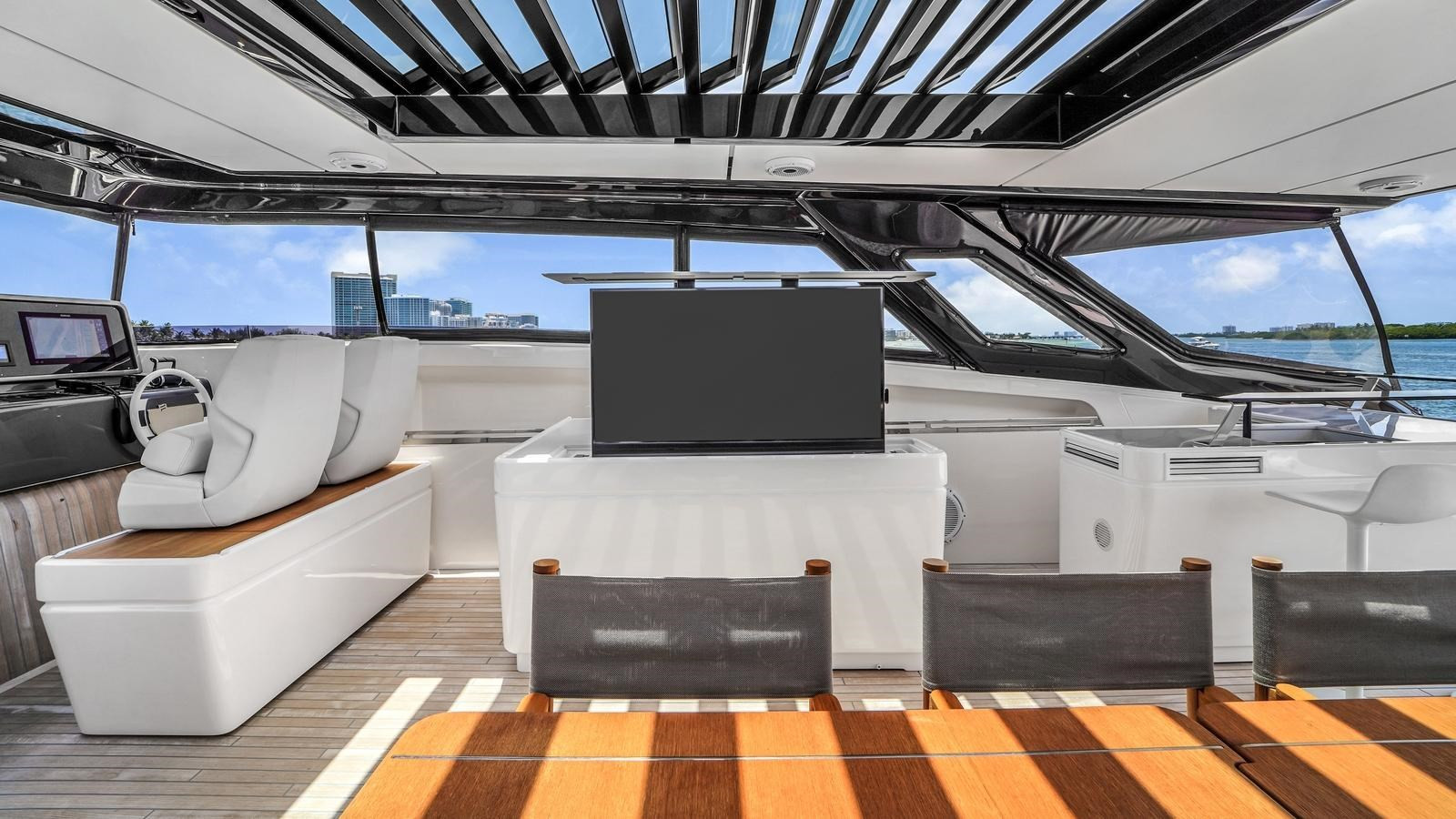 https://arconyachts.ams3.digitaloceanspaces.com/73641/conversions/large_4692449-optimize.jpg