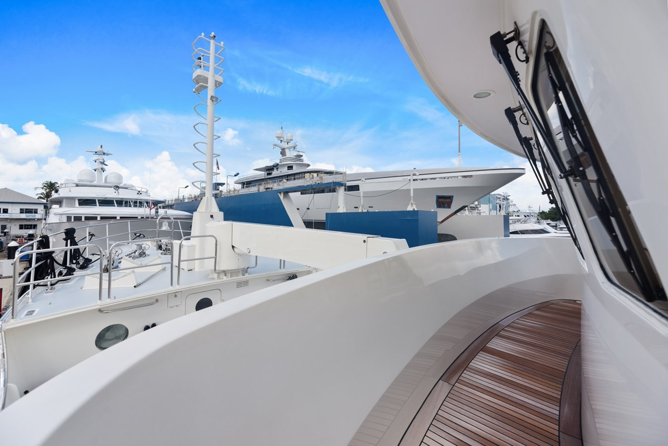 https://arconyachts.ams3.digitaloceanspaces.com/73644/conversions/large_3112859-optimize.jpg