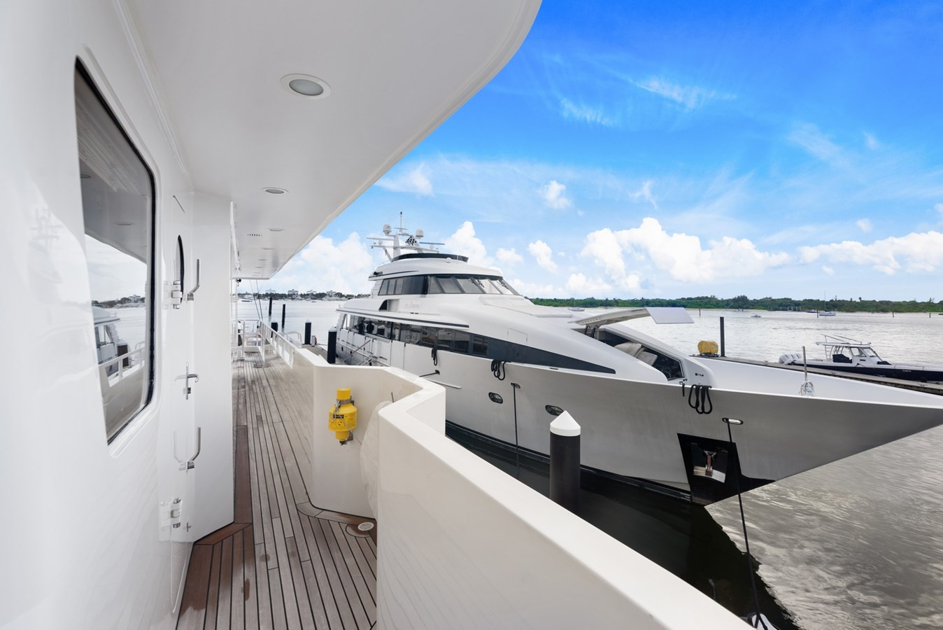 https://arconyachts.ams3.digitaloceanspaces.com/73647/conversions/large_3112860-optimize.jpg