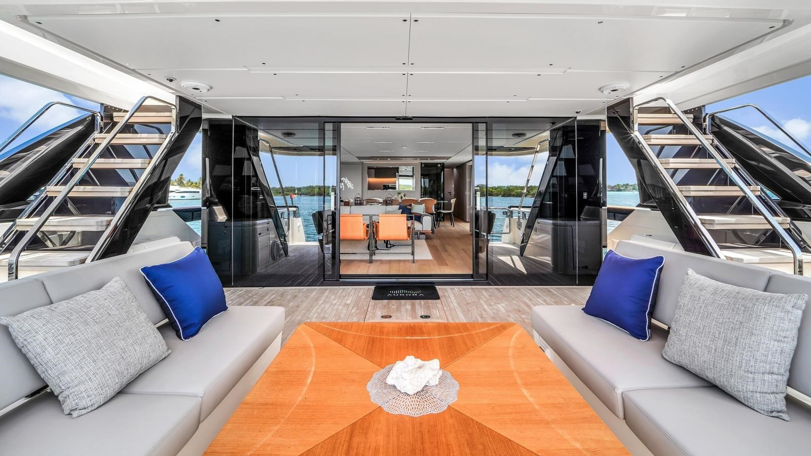 https://arconyachts.ams3.digitaloceanspaces.com/73659/conversions/large_4692455-optimize.jpg