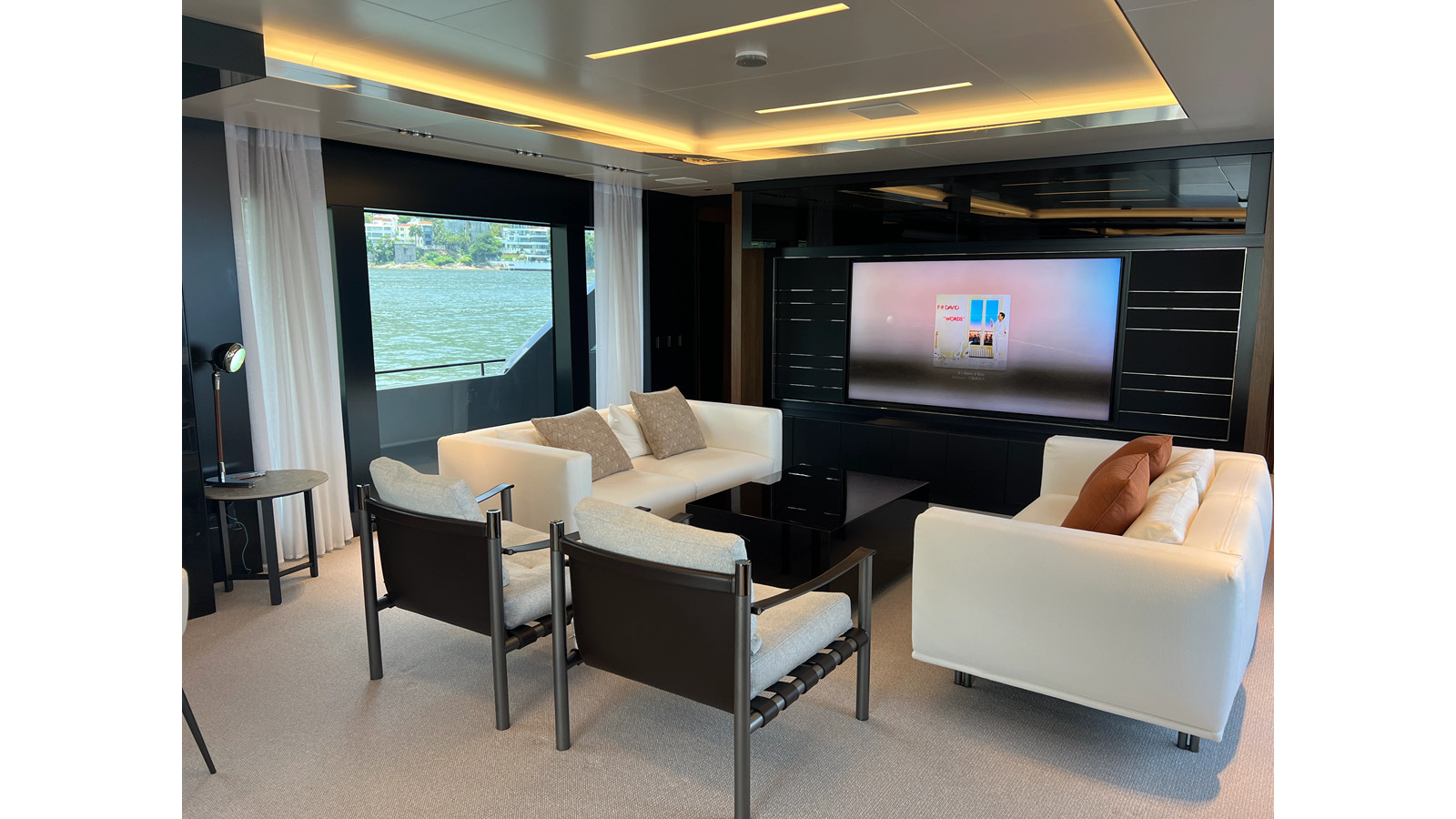 https://arconyachts.ams3.digitaloceanspaces.com/73664/conversions/large_4741606-optimize.jpg