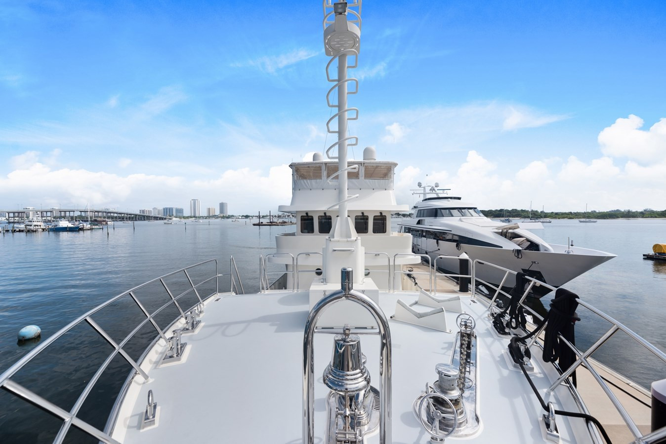 https://arconyachts.ams3.digitaloceanspaces.com/73669/conversions/large_3112868-optimize.jpg
