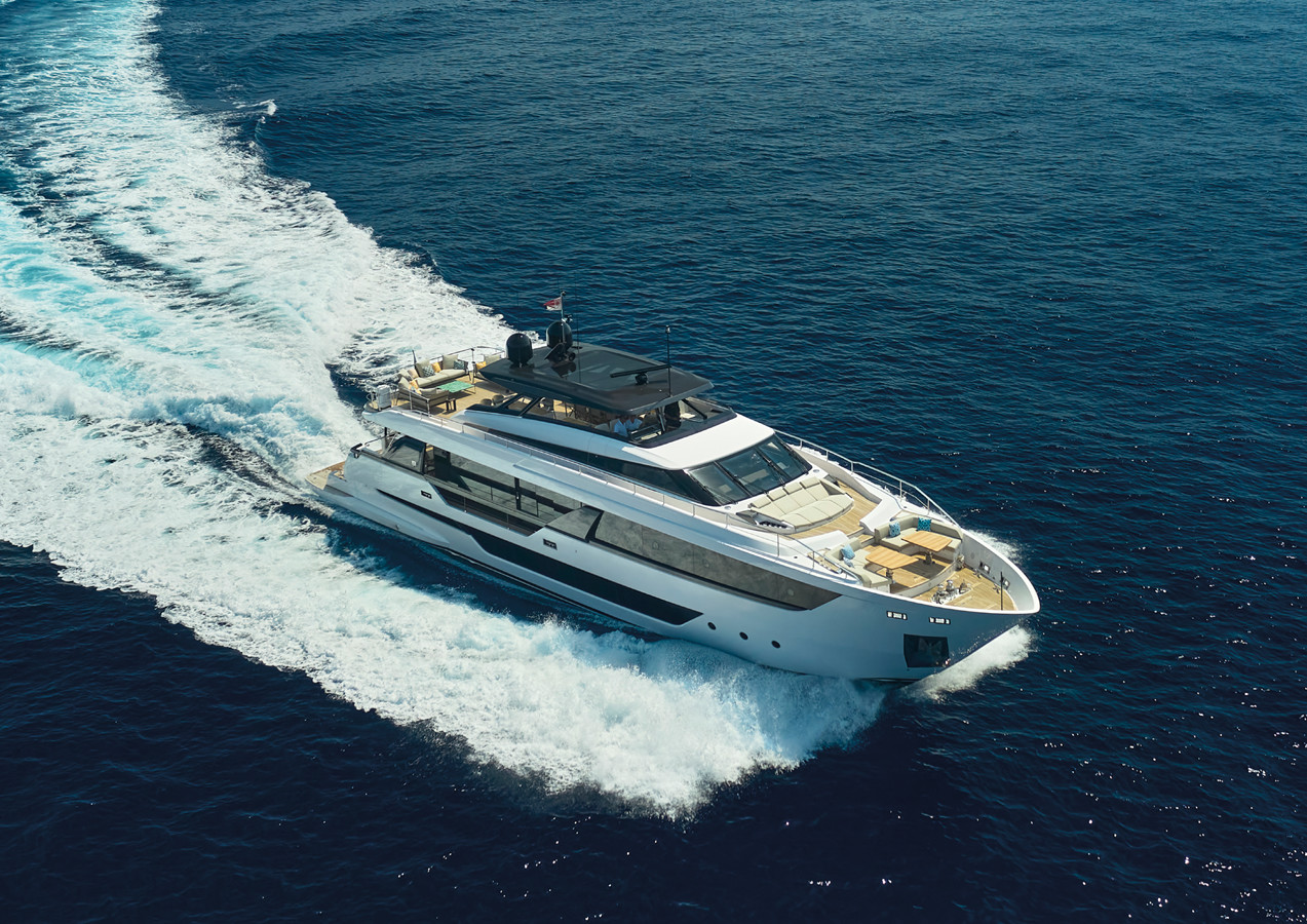 https://arconyachts.ams3.digitaloceanspaces.com/73679/conversions/large_4317290-optimize.jpg