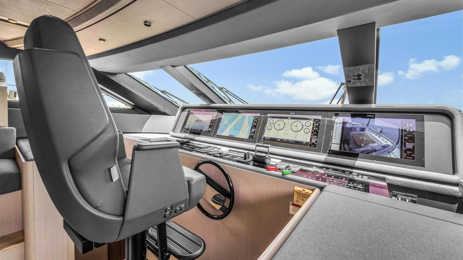 https://arconyachts.ams3.digitaloceanspaces.com/73683/conversions/large_4692464-optimize.jpg
