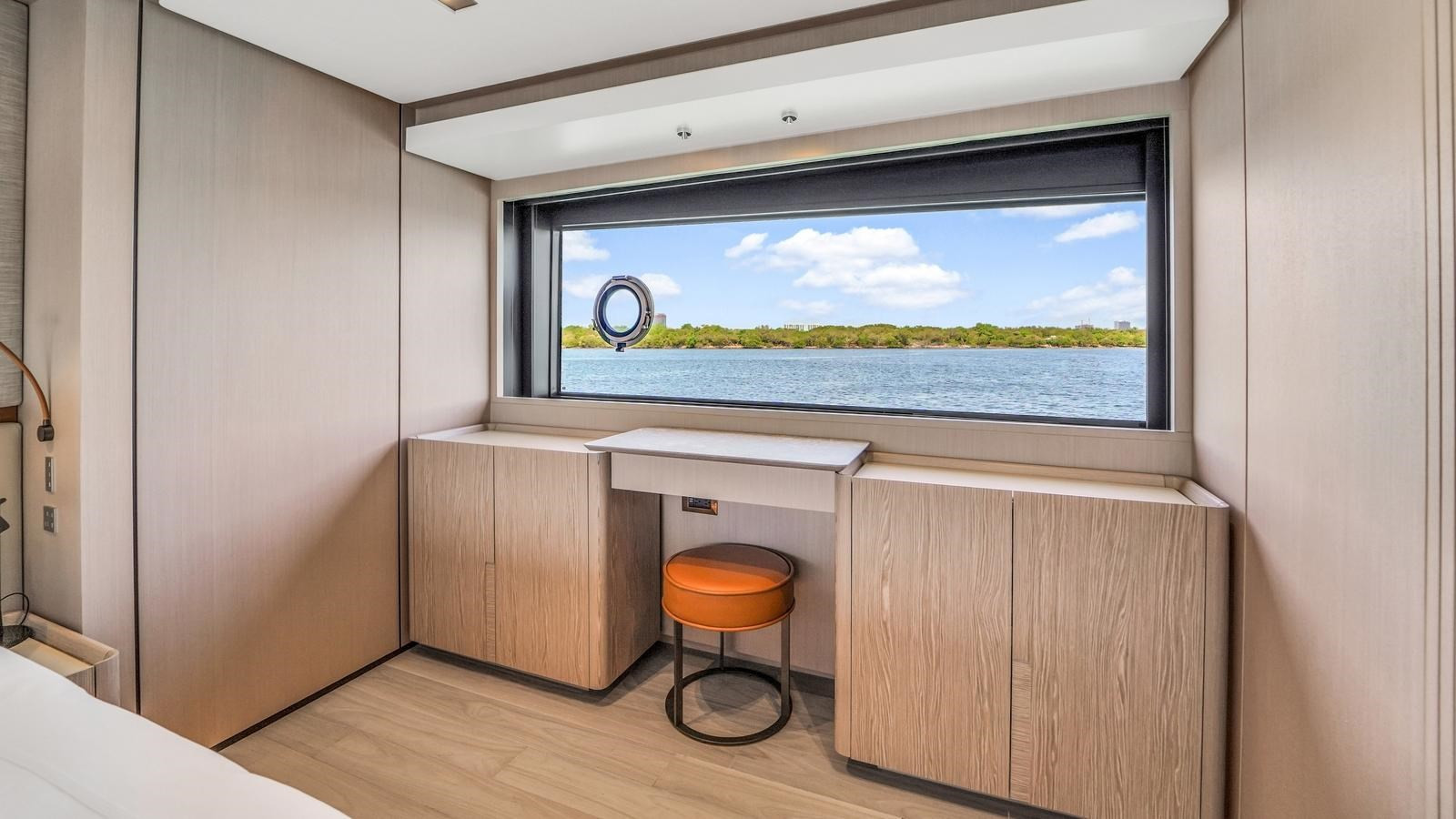 https://arconyachts.ams3.digitaloceanspaces.com/73698/conversions/large_4692469-optimize.jpg
