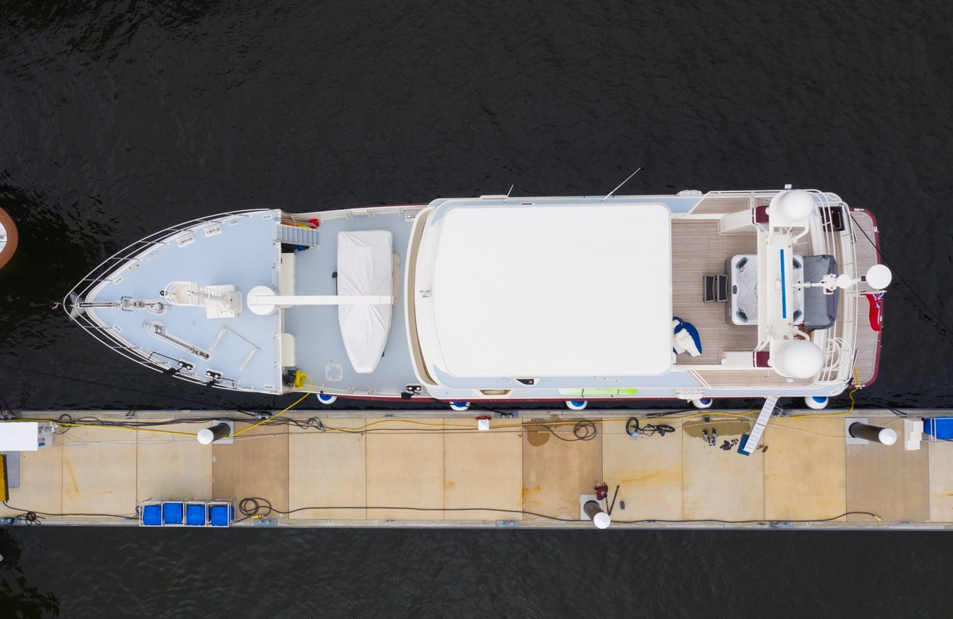 https://arconyachts.ams3.digitaloceanspaces.com/73771/conversions/large_3112904-optimize.jpg