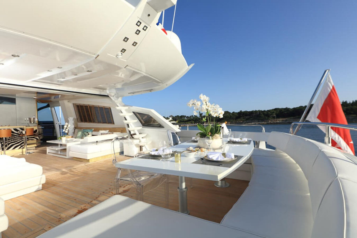 https://arconyachts.ams3.digitaloceanspaces.com/73858/conversions/large_4230769-optimize.jpg