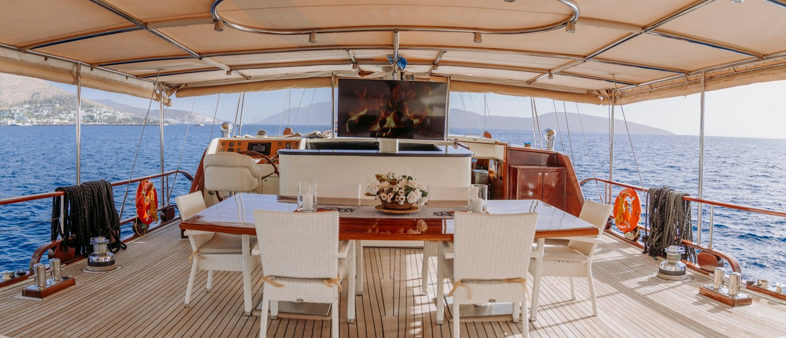 https://arconyachts.ams3.digitaloceanspaces.com/73910/conversions/large_4144345-optimize.jpg