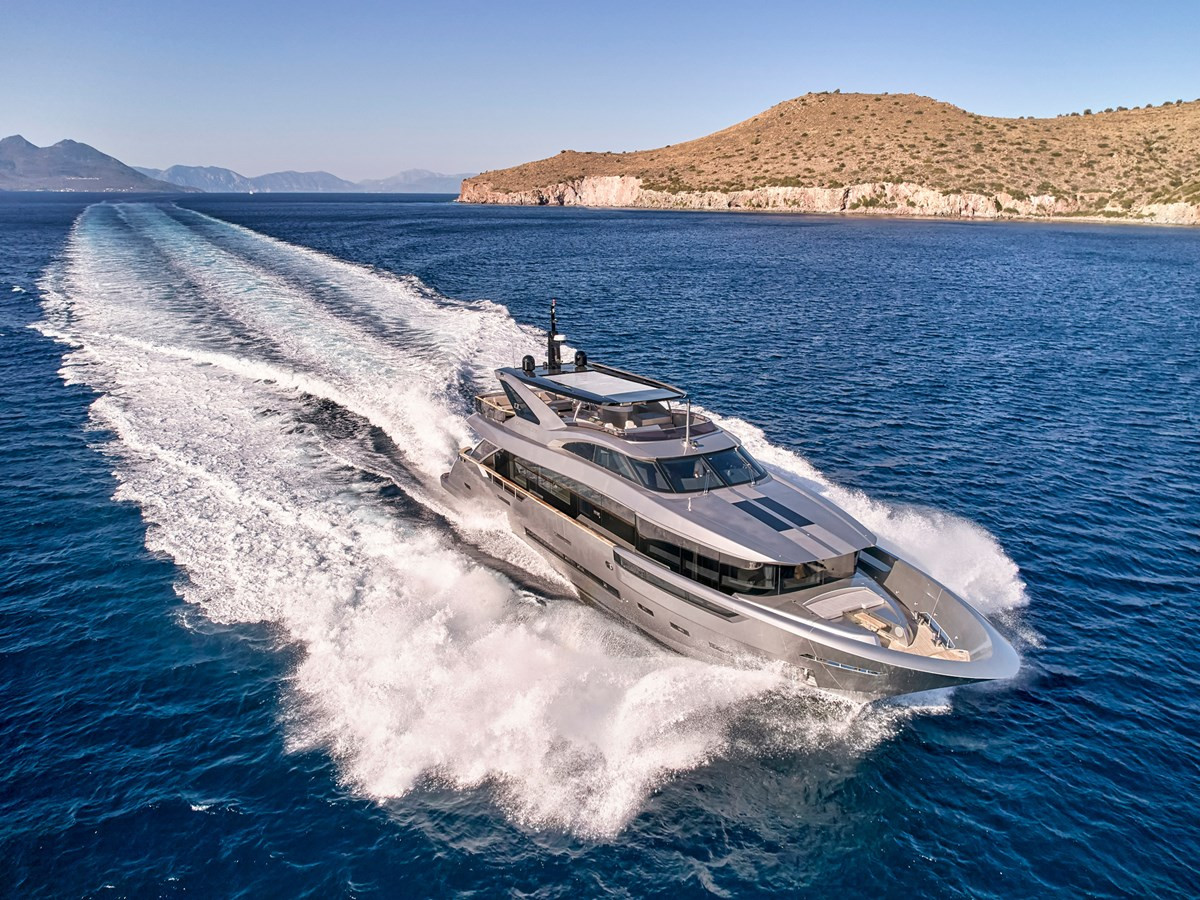 https://arconyachts.ams3.digitaloceanspaces.com/73936/conversions/large_4434169-optimize.jpg