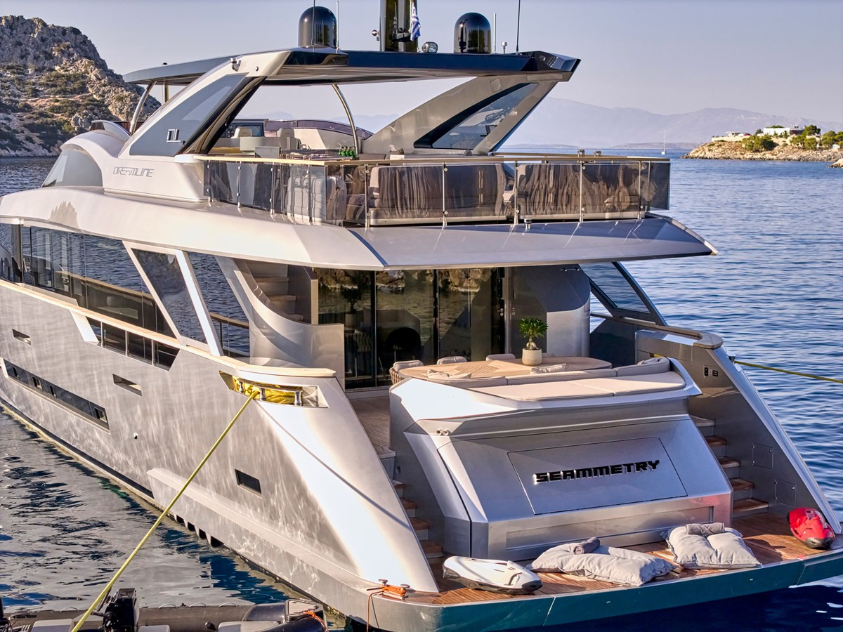 https://arconyachts.ams3.digitaloceanspaces.com/73948/conversions/large_4434244-optimize.jpg