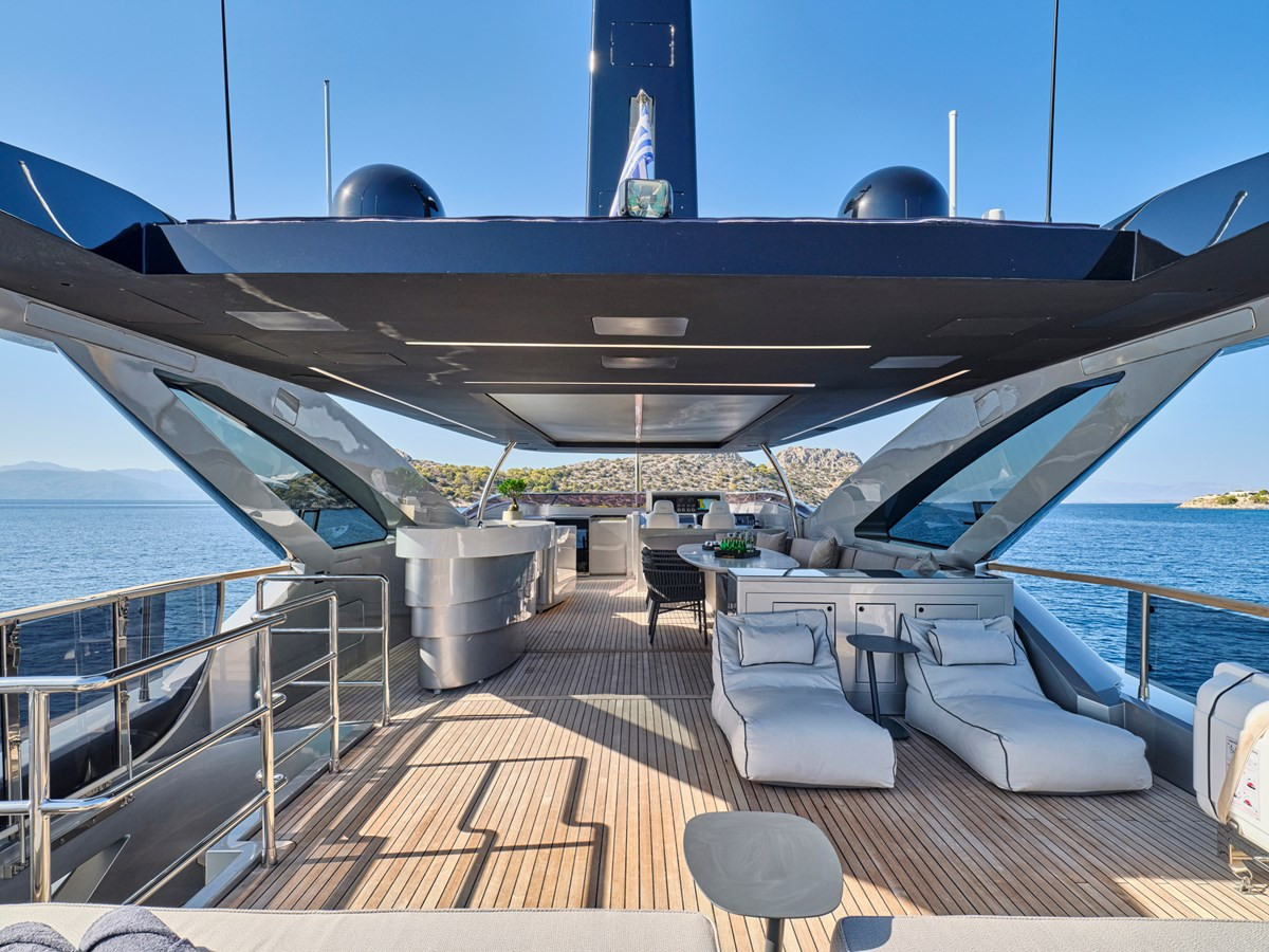 https://arconyachts.ams3.digitaloceanspaces.com/73963/conversions/large_4434279-optimize.jpg