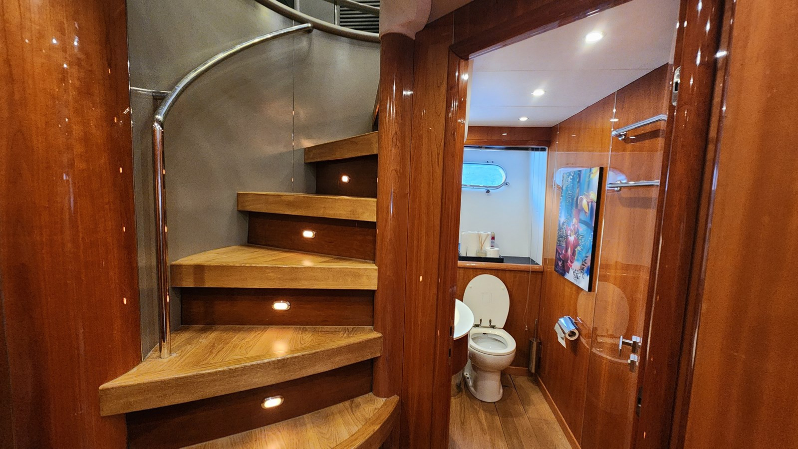 https://arconyachts.ams3.digitaloceanspaces.com/73965/conversions/large_4300795-optimize.jpg