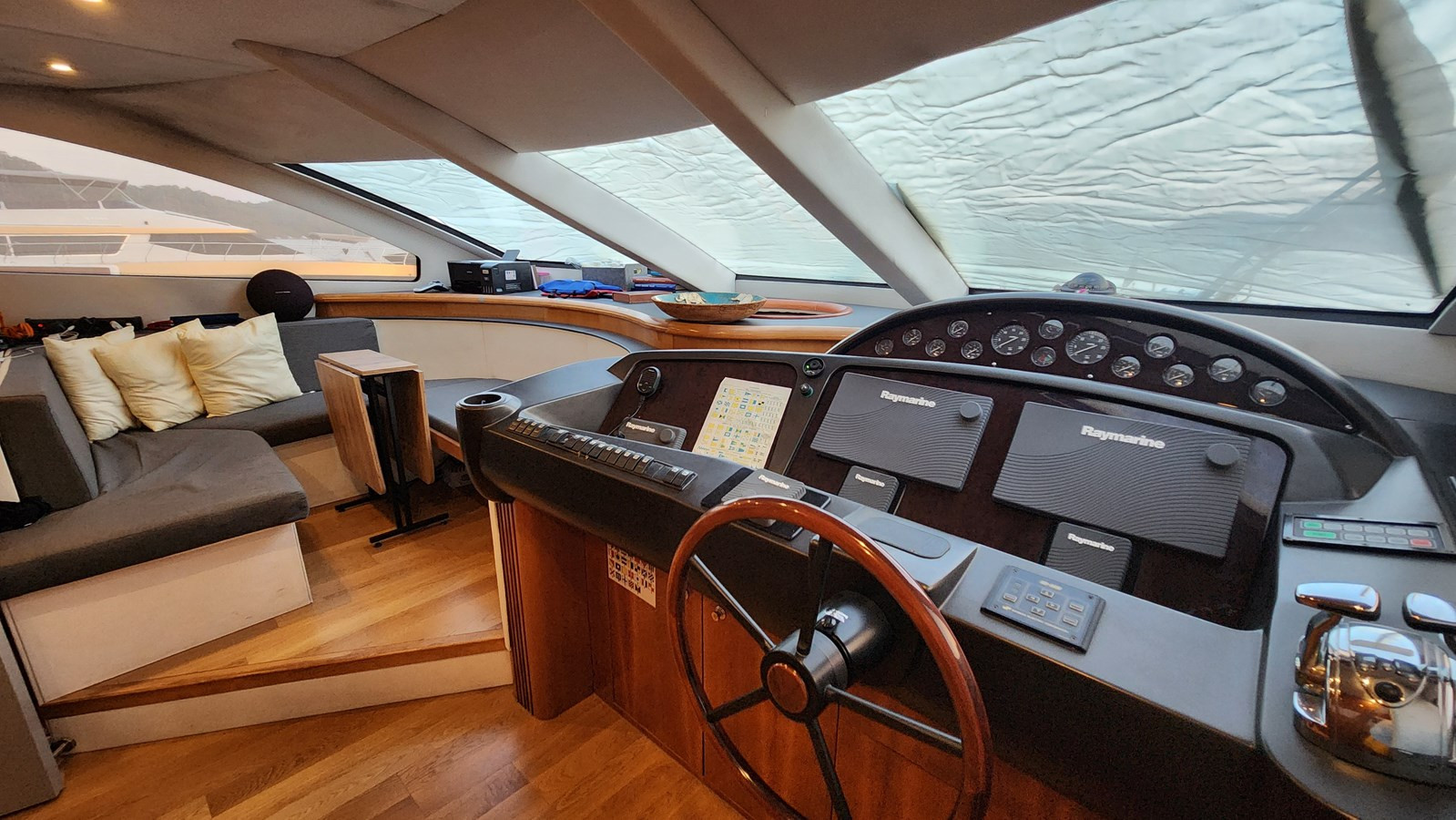 https://arconyachts.ams3.digitaloceanspaces.com/73980/conversions/large_4300801-optimize.jpg