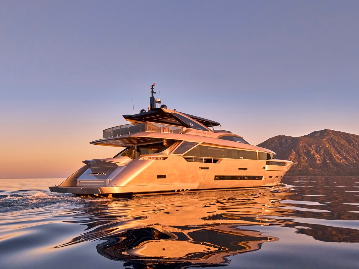 https://arconyachts.ams3.digitaloceanspaces.com/73992/conversions/large_4434252-optimize.jpg