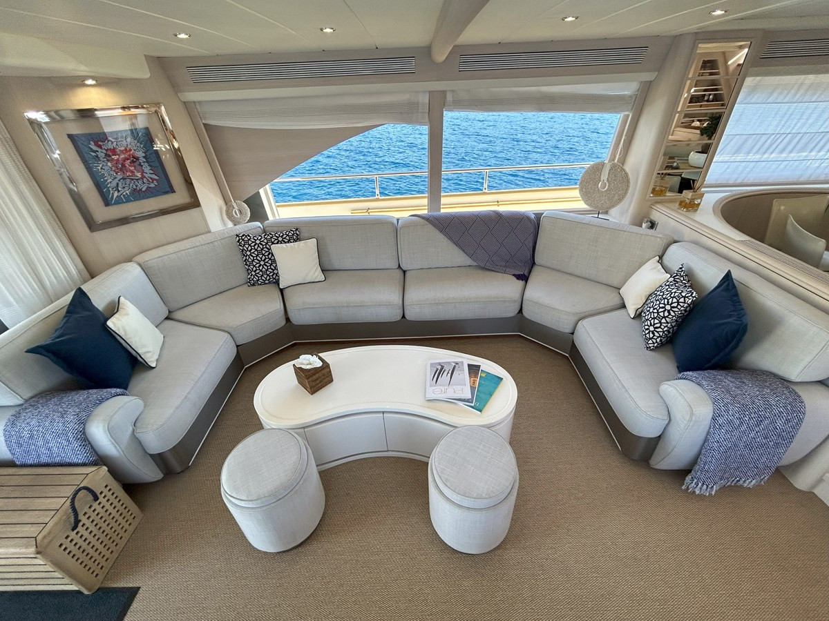 https://arconyachts.ams3.digitaloceanspaces.com/74017/conversions/large_4457181-optimize.jpg