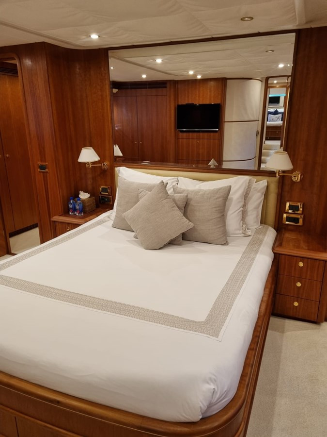 https://arconyachts.ams3.digitaloceanspaces.com/74037/conversions/large_4457133-optimize.jpg