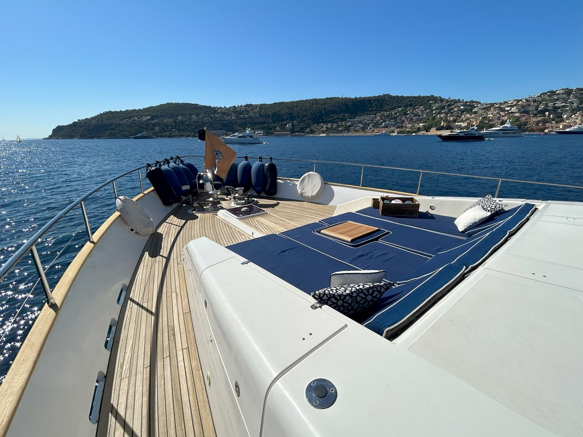 https://arconyachts.ams3.digitaloceanspaces.com/74046/conversions/large_4457176-optimize.jpg