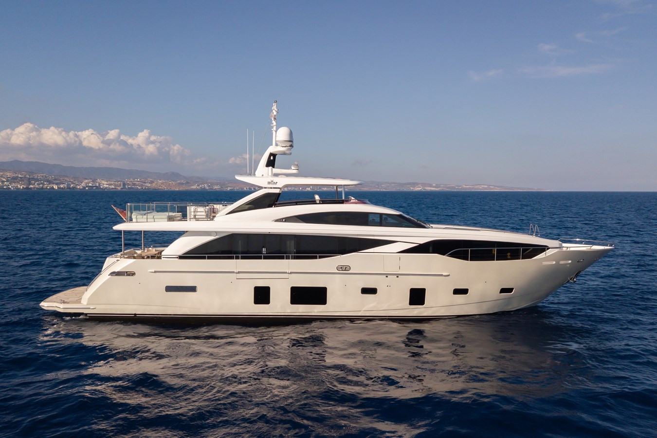 https://arconyachts.ams3.digitaloceanspaces.com/74065/conversions/large_4701360-optimize.jpg