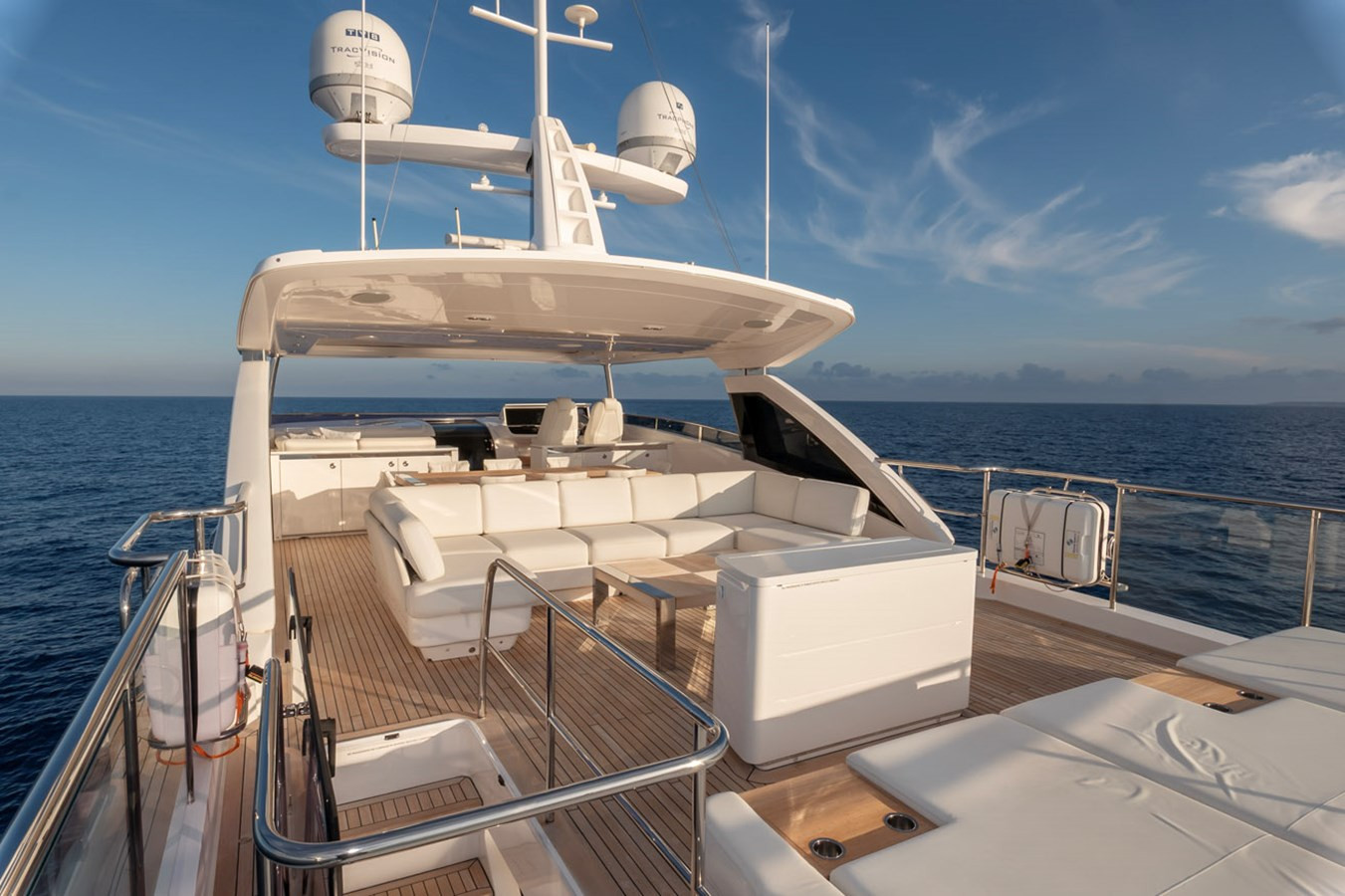 https://arconyachts.ams3.digitaloceanspaces.com/74075/conversions/large_4701364-optimize.jpg