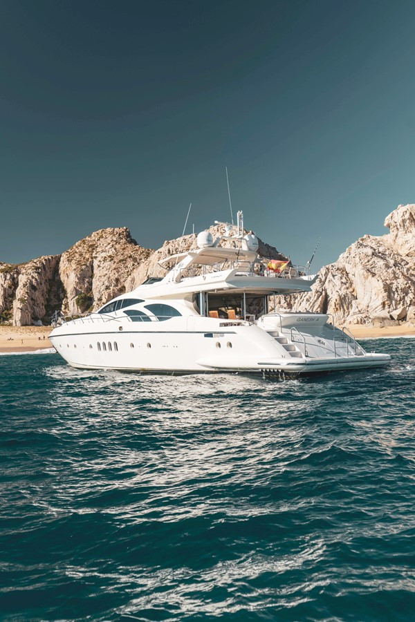 https://arconyachts.ams3.digitaloceanspaces.com/74186/conversions/large_2460551-optimize.jpg