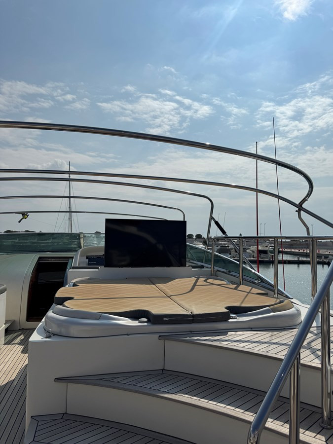 https://arconyachts.ams3.digitaloceanspaces.com/74195/conversions/large_4833032-optimize.jpg