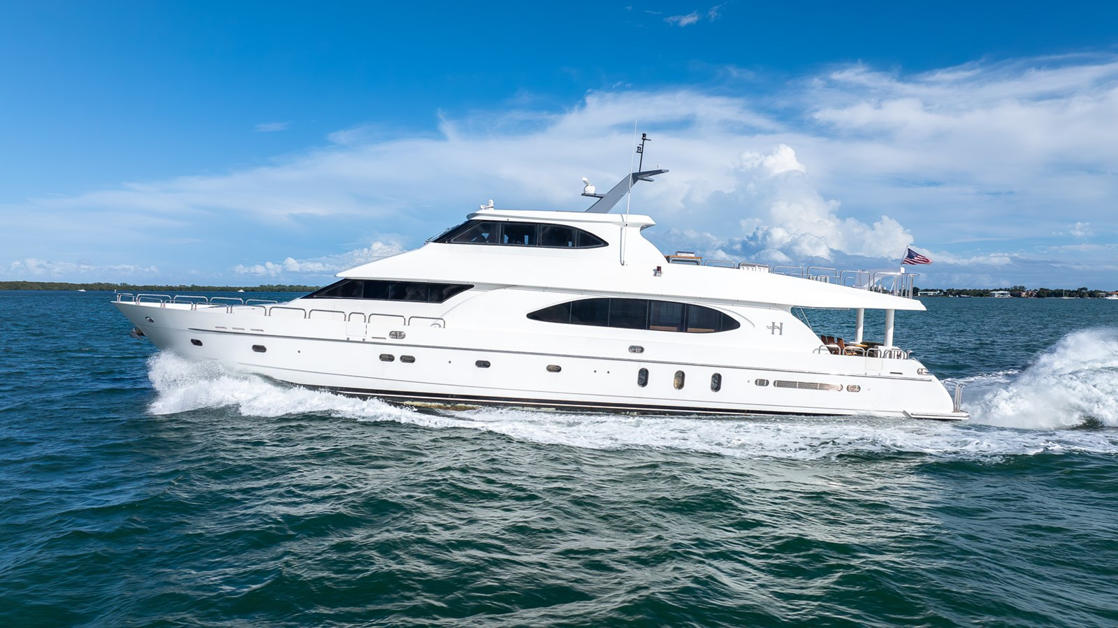 https://arconyachts.ams3.digitaloceanspaces.com/74228/conversions/large_4389544-optimize.jpg