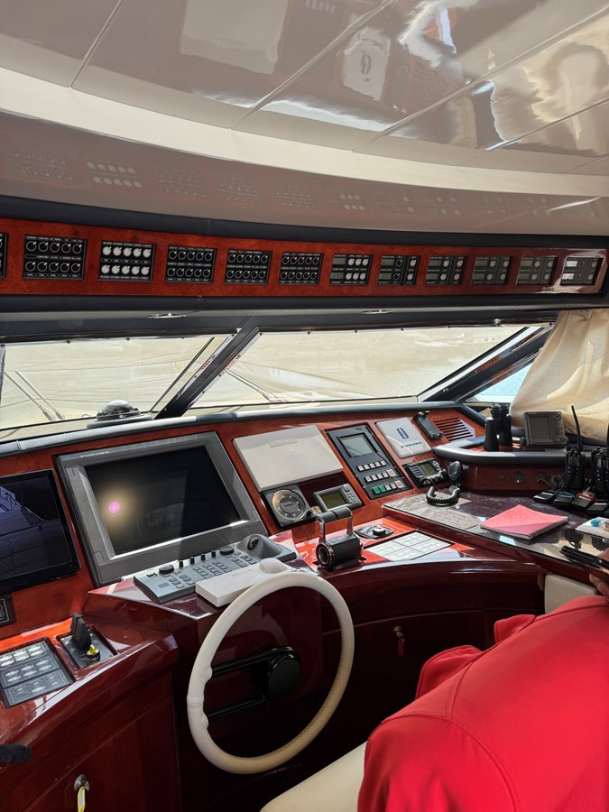 https://arconyachts.ams3.digitaloceanspaces.com/74280/conversions/large_4833127-optimize.jpg