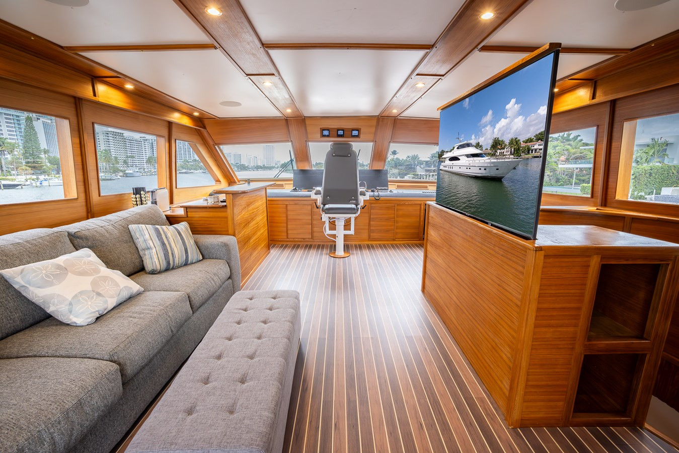 https://arconyachts.ams3.digitaloceanspaces.com/74368/conversions/large_4311247-optimize.jpg