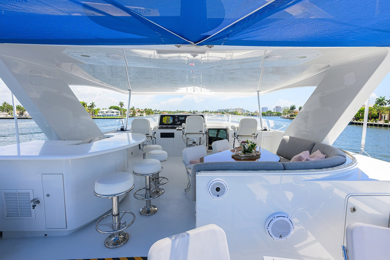 https://arconyachts.ams3.digitaloceanspaces.com/74369/conversions/large_4688549-optimize.jpg