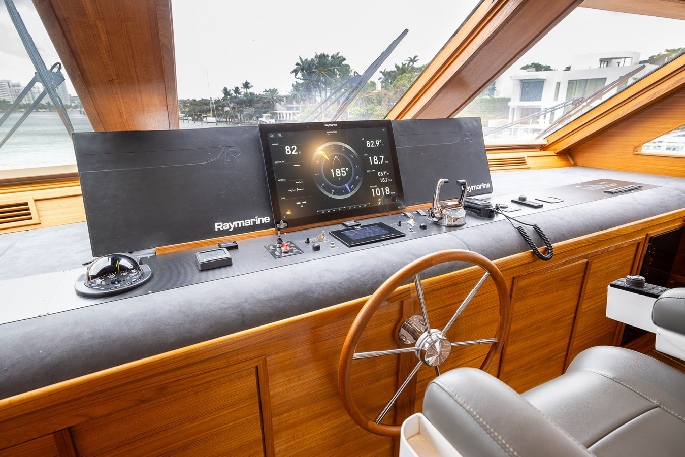 https://arconyachts.ams3.digitaloceanspaces.com/74371/conversions/large_4311248-optimize.jpg