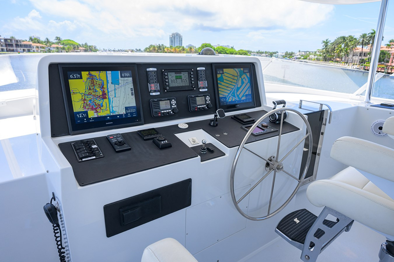 https://arconyachts.ams3.digitaloceanspaces.com/74384/conversions/large_4688554-optimize.jpg