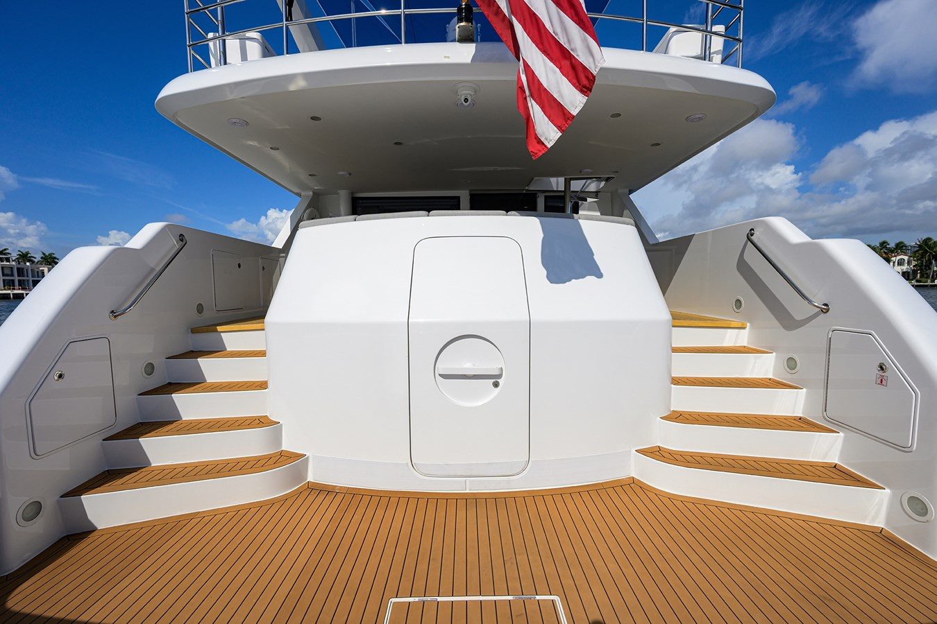 https://arconyachts.ams3.digitaloceanspaces.com/74426/conversions/large_4688570-optimize.jpg