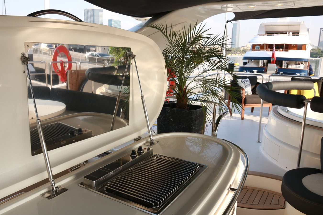 https://arconyachts.ams3.digitaloceanspaces.com/74454/conversions/large_3687472-optimize.jpg