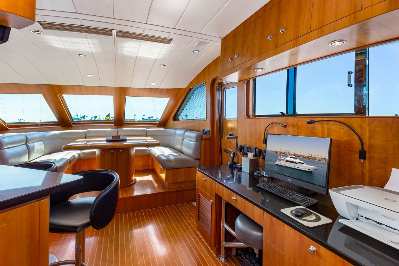 https://arconyachts.ams3.digitaloceanspaces.com/74536/conversions/large_4843501-optimize.jpg