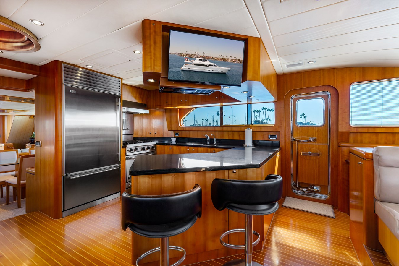 https://arconyachts.ams3.digitaloceanspaces.com/74543/conversions/large_4843503-optimize.jpg