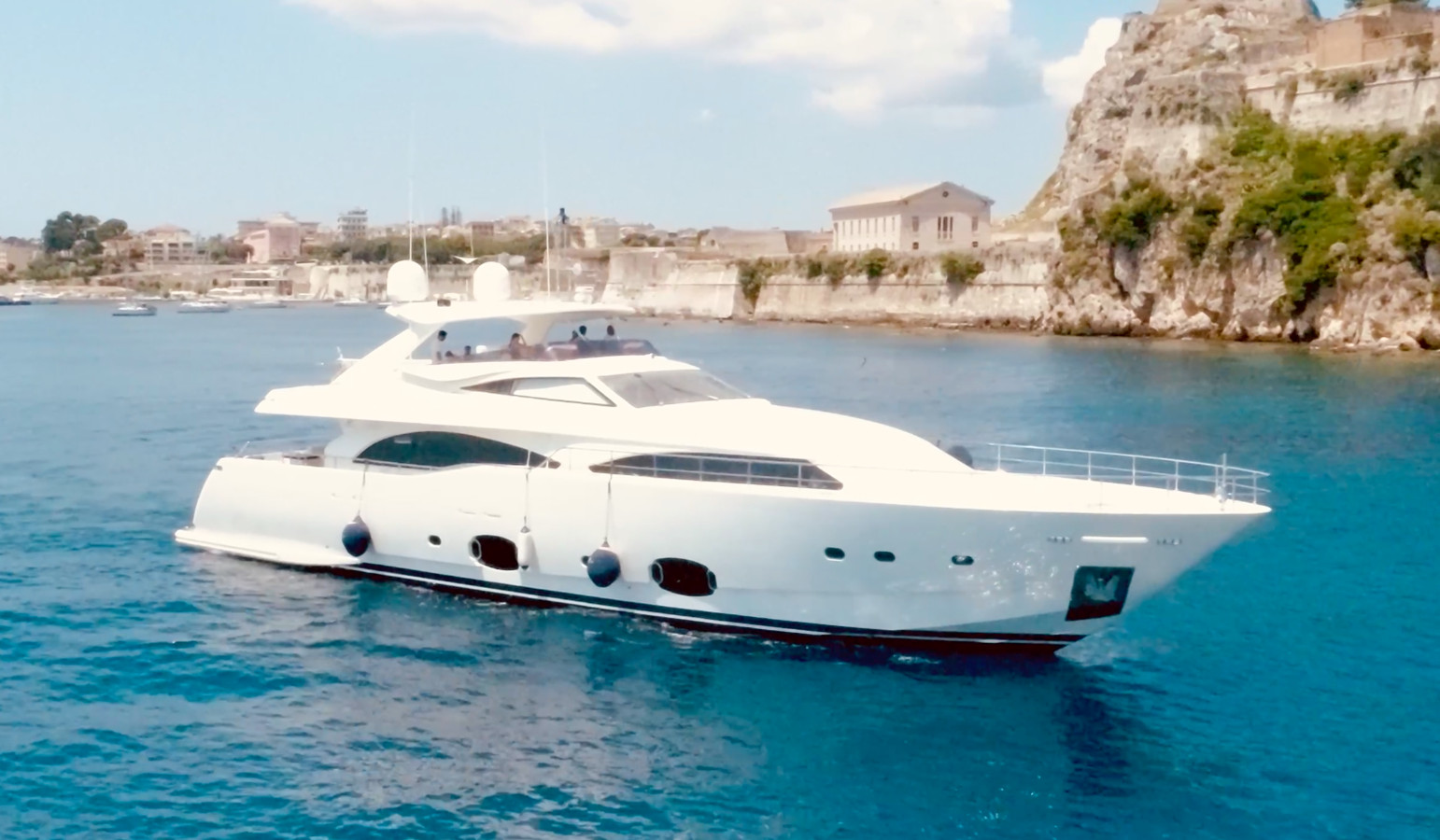 https://arconyachts.ams3.digitaloceanspaces.com/74598/conversions/large_4131124-optimize.jpg