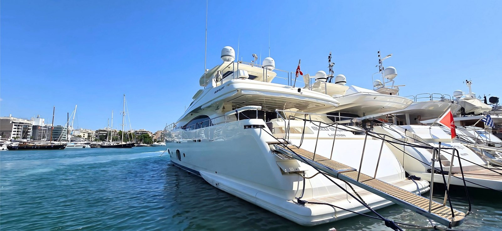 https://arconyachts.ams3.digitaloceanspaces.com/74602/conversions/large_4772788-optimize.jpg